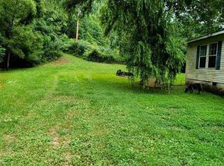 531 Sylvester Branch Rd, Emmalena, KY 41740