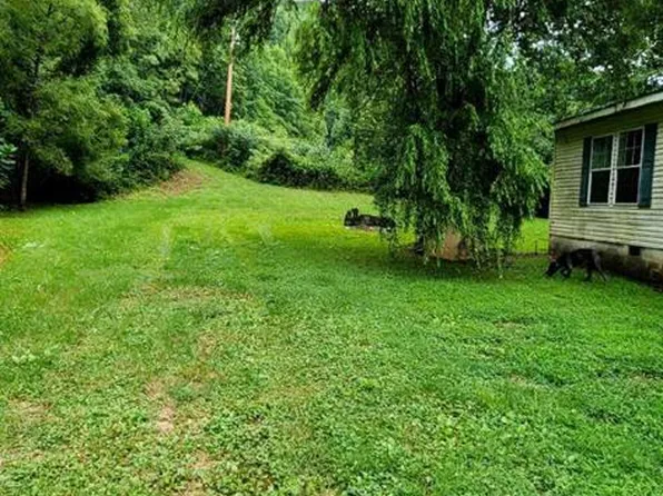 531 Sylvester Branch Rd, Emmalena, KY 41740