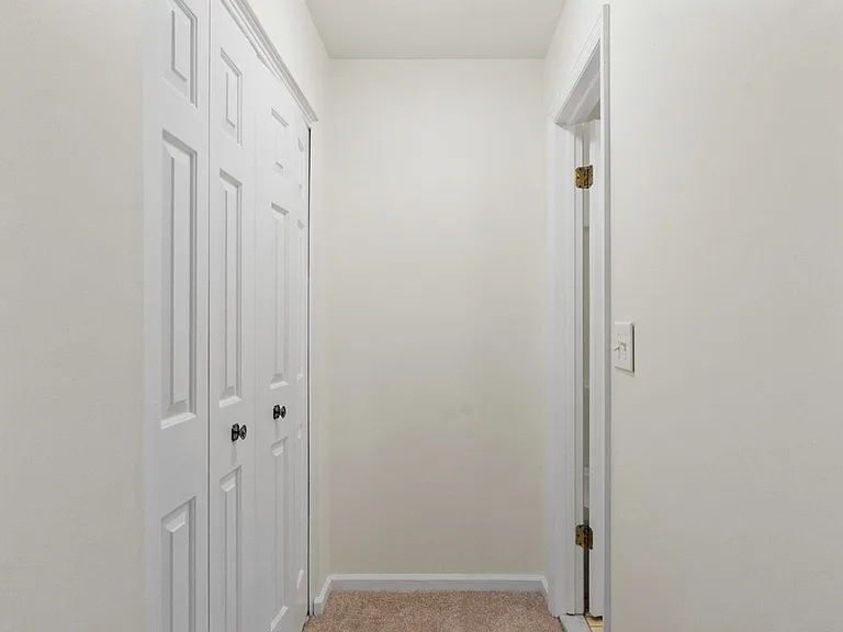 169 Williamsburg Ct — Photo 18