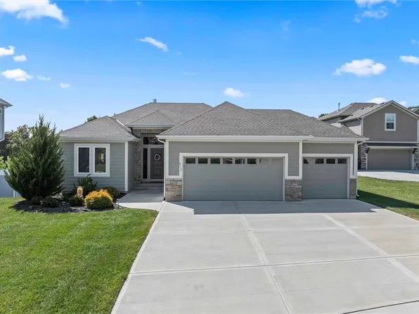 4712 Redwood St, Leavenworth, KS 66048
