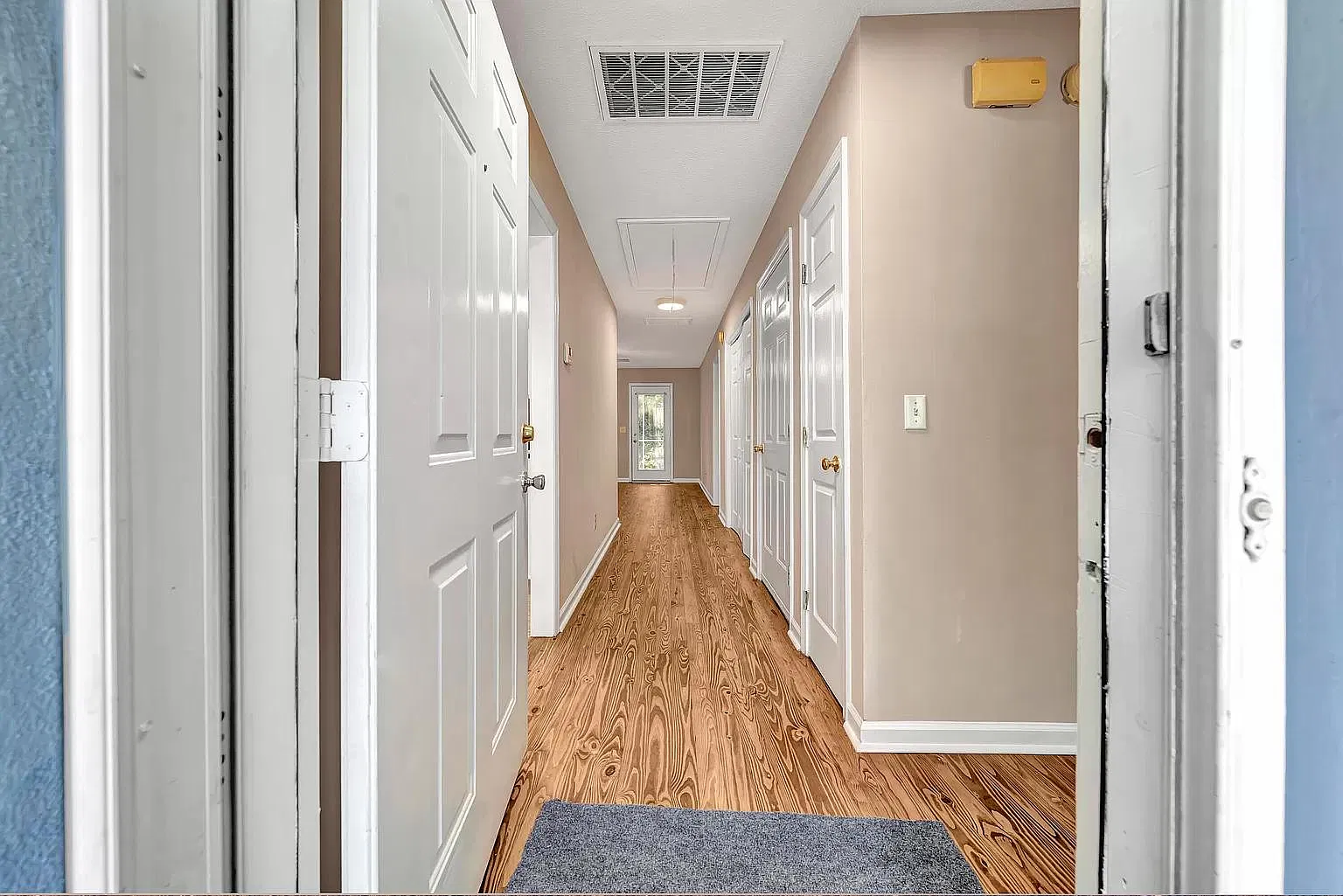 3 bed, 1900 sqft, $2,000 — Photo 4