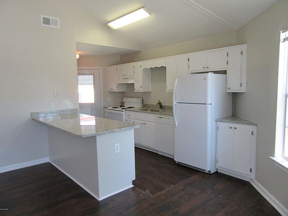4th image of 1401 Gulf Ave Unit 14