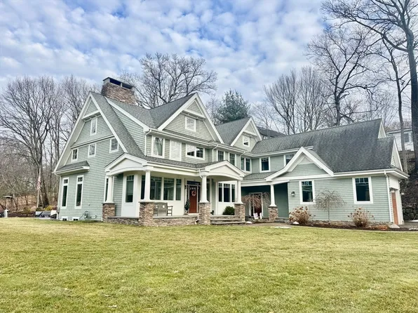 22 Pine Ridge Rd, Wayland, MA 01778