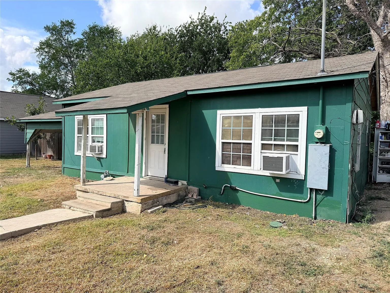 2 bed, 1.0 bath, 704 sqft, $1,200 — Photo 3
