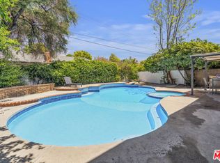 19935 Hemmingway St, Winnetka, CA 91306
