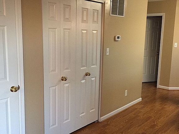 5th image of 900 Providence Ct