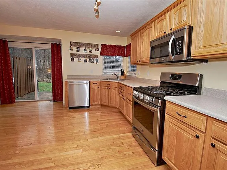 618 Village Green Blvd E — Photo 3