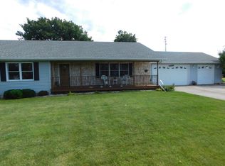 14898 Chais Ct E, Hinckley, IL 60520