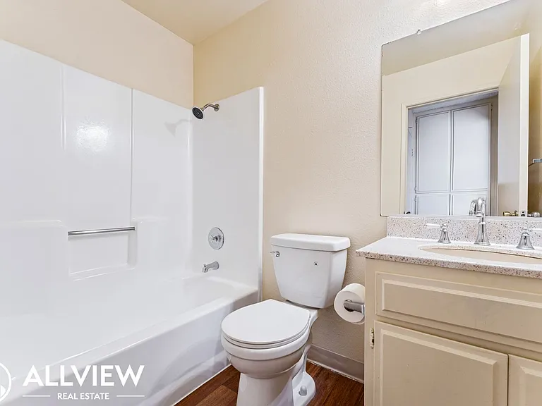 202 East 16th Street — Photo 14