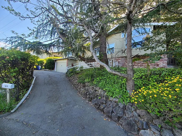 64 Norwood Ave — Photo 32
