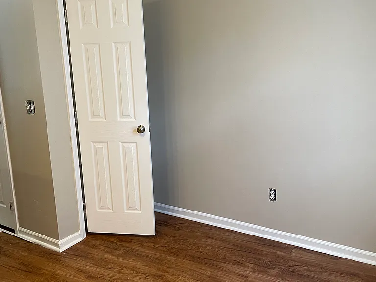 103 Timber Ln — Photo 2