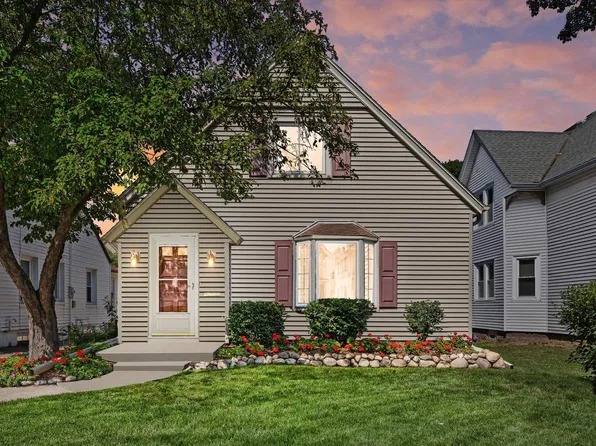 1507 South 79th STREET, West Allis, WI 53214