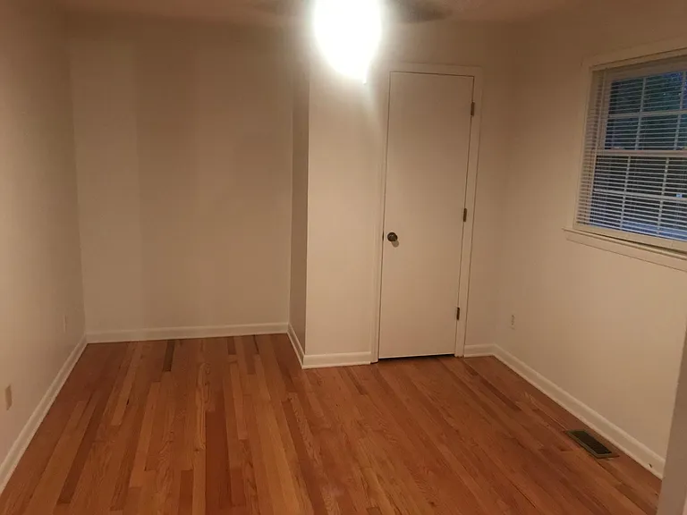 1433 Trinity Rd — Photo 2