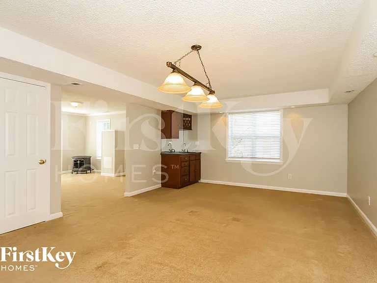 6111 Tory Ct — Photo 6