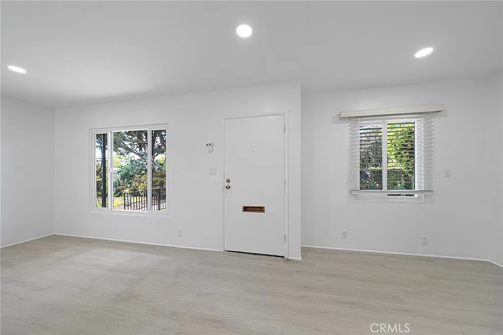 1 bed, 700 sqft, $2,200 — Photo 4