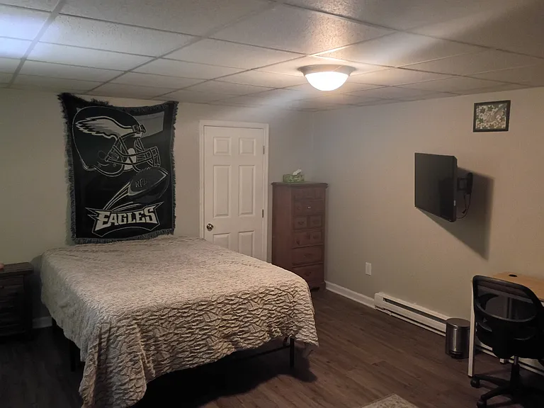 906 Colonial Dr — Photo 4