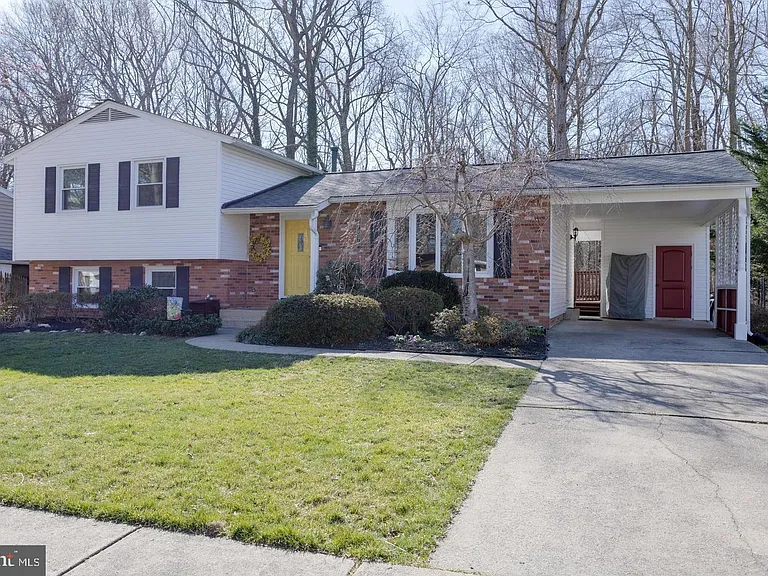 7117 Hadlow Ct — Photo 1