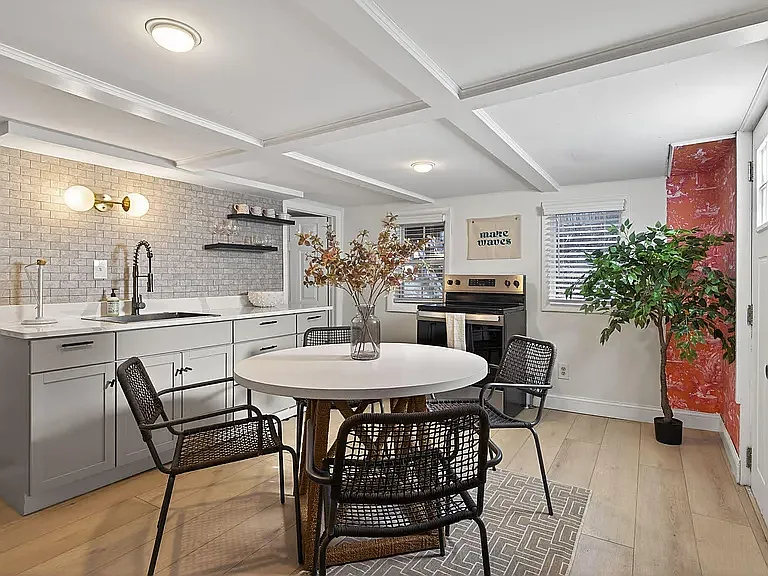 141 Washington Ave #1 — Photo 4