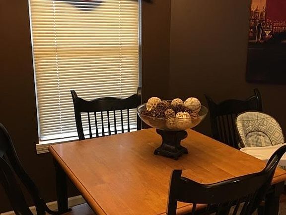 3rd image of 3928 Sweetgum Dr