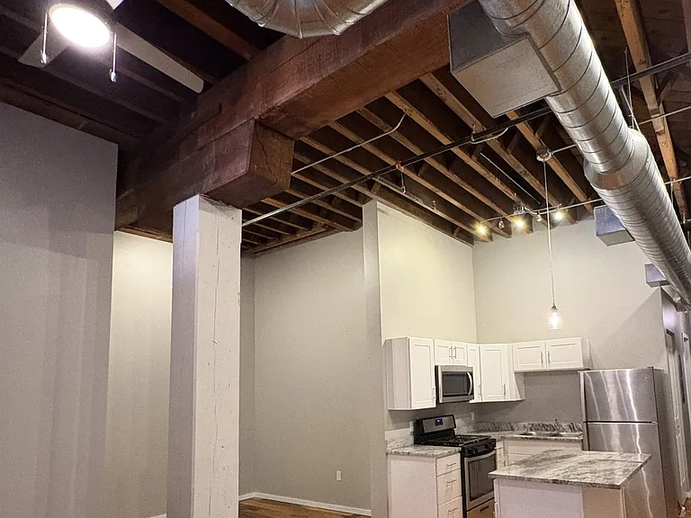 116 N 5th St #205 — Photo 6