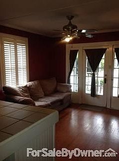 4th image of 532 Brown Ave
