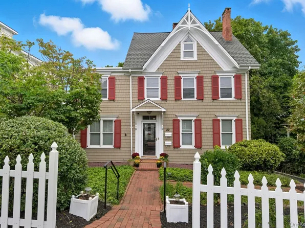 22 School Street, Oyster Bay, NY 11771