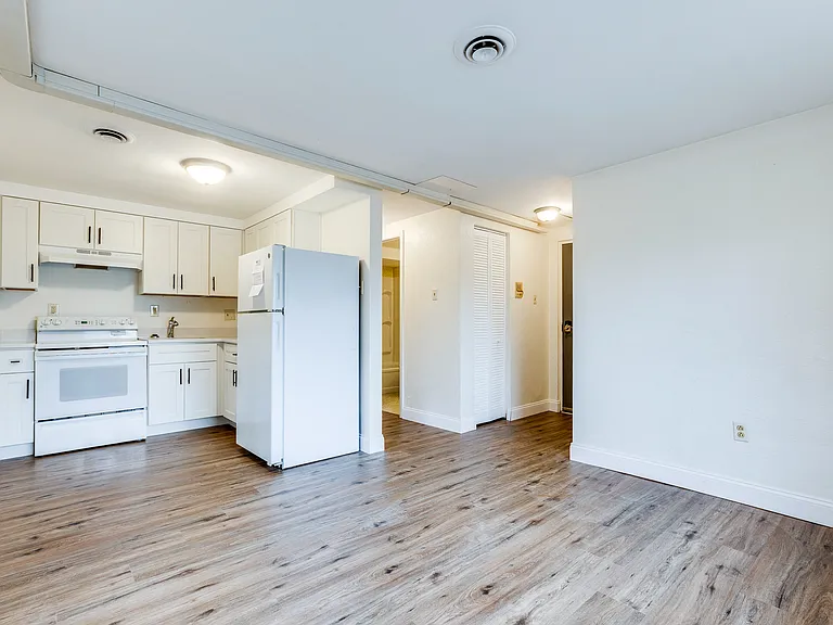 7408 Washington Ave #B — Photo 9