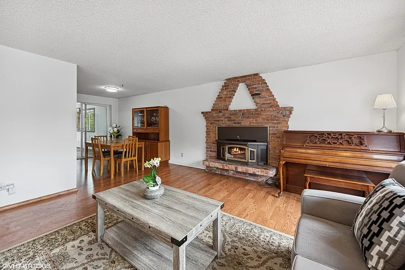 5 bed, 2.5 bath, 2930 sqft, $3,500 — Photo 4