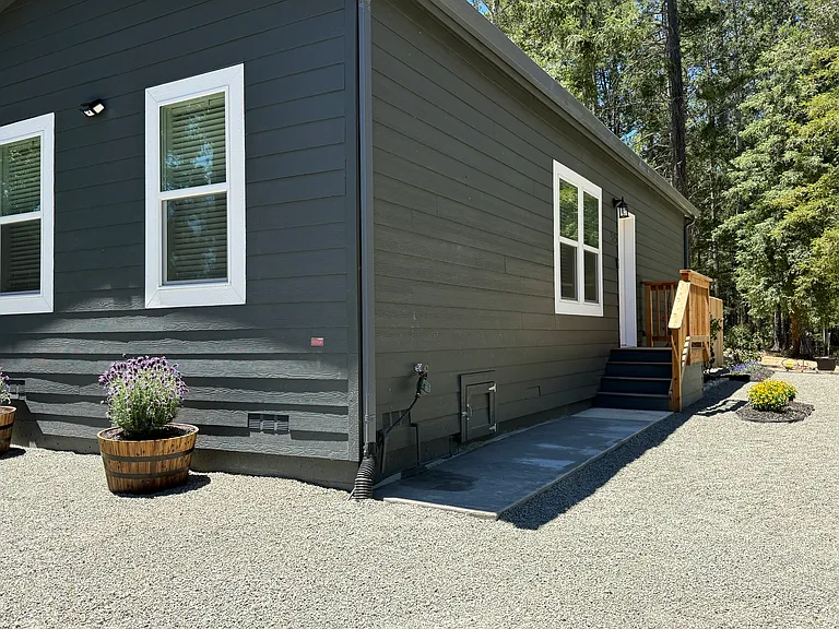 542 Sunset Dr — Photo 10