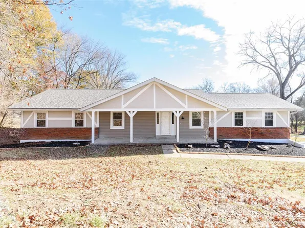 95 Kings Dr, Florissant, MO 63034