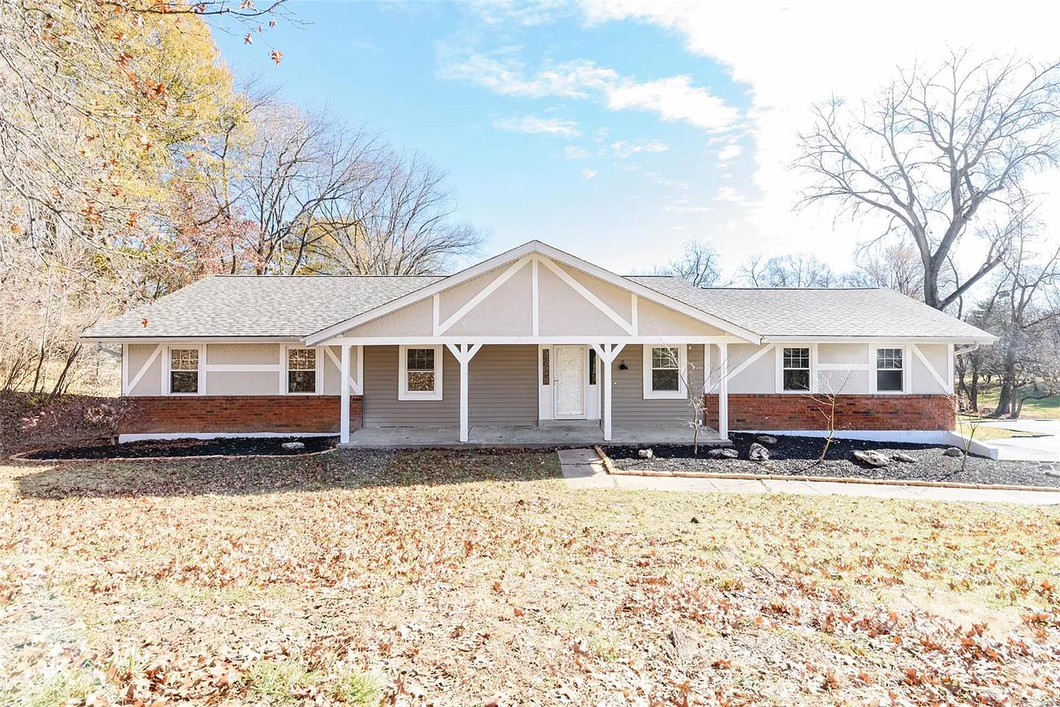 95 Kings Dr photo 1