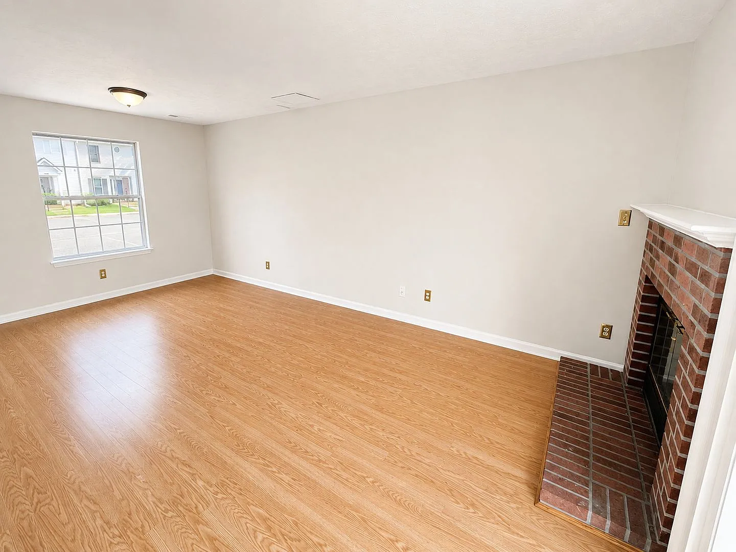 Fresh Paint And Carpet, minutes from Dahlgren Base — Photo 3