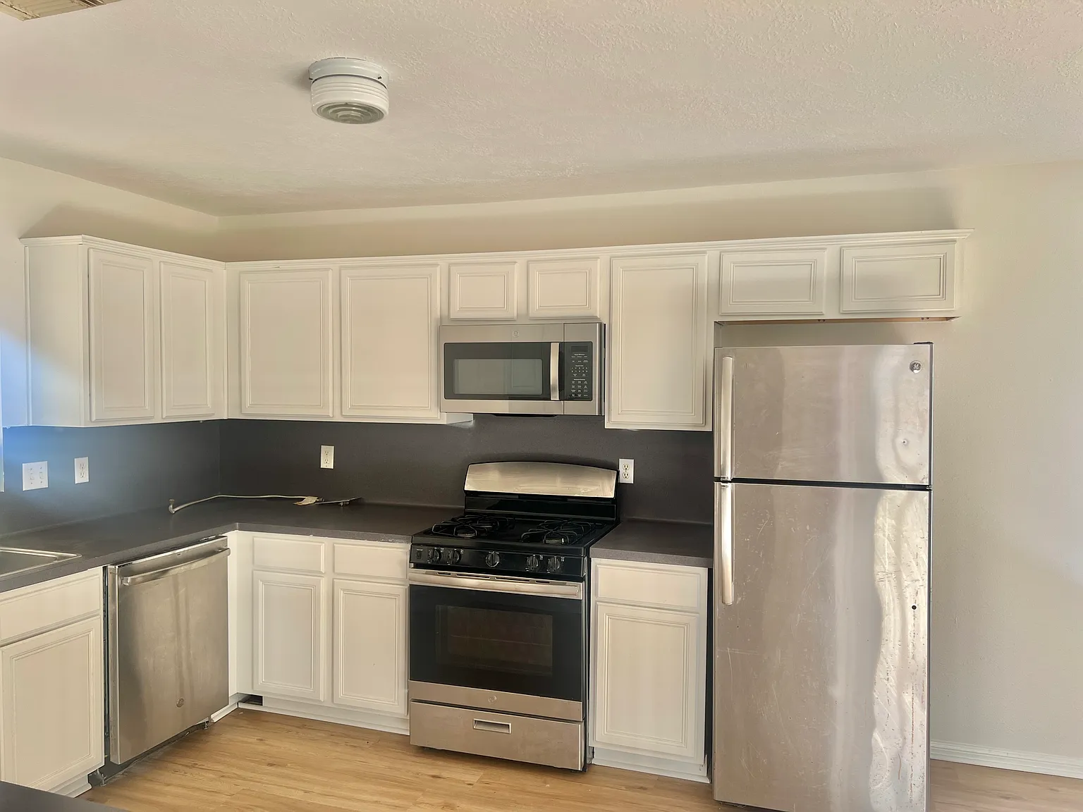 3 bed, 1760 sqft, $1,800 — Photo 4