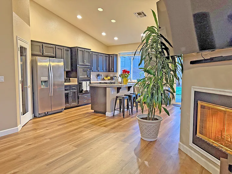 4312 Lafayette Dr — Photo 5
