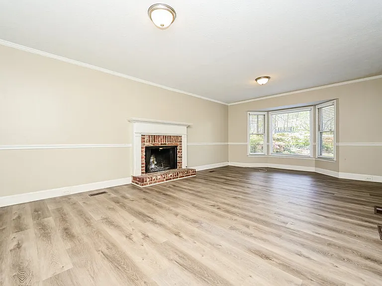 120 Tanglewood Dr — Photo 9