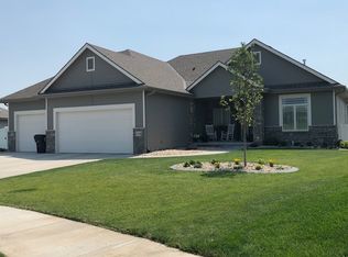 11769 S 110th St, Papillion, NE 68046