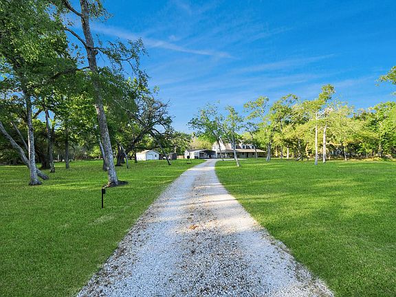 3rd image of 20202 Deer Run Rd