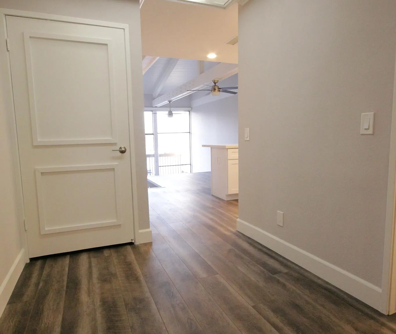 6335 Marina Pacifica Dr N — Photo 4