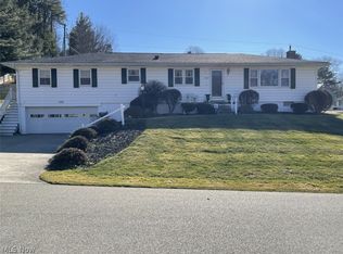 1929 Walnut St, Coshocton, OH 43812