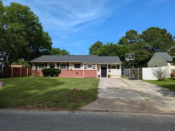 436 Pelican Ln, Virginia Beach, VA 23452