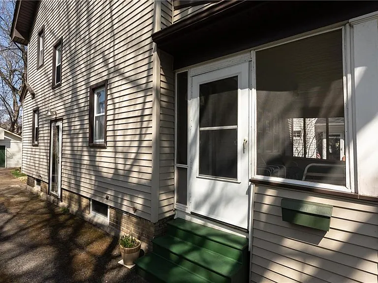 122 Holcroft Rd — Photo 4