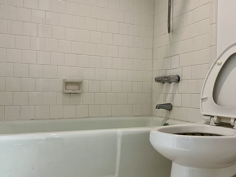 1st floor full bathroom