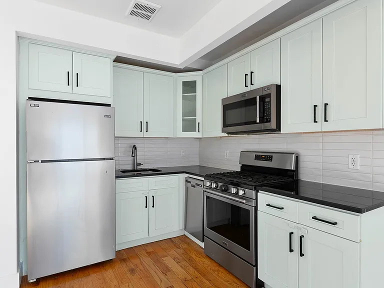 157 Lexington Ave #1 — Photo 8