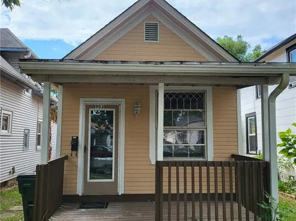 903 Osage St, Leavenworth, KS 66048