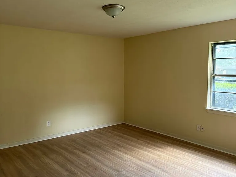 108 E Santa Anna St — Photo 5