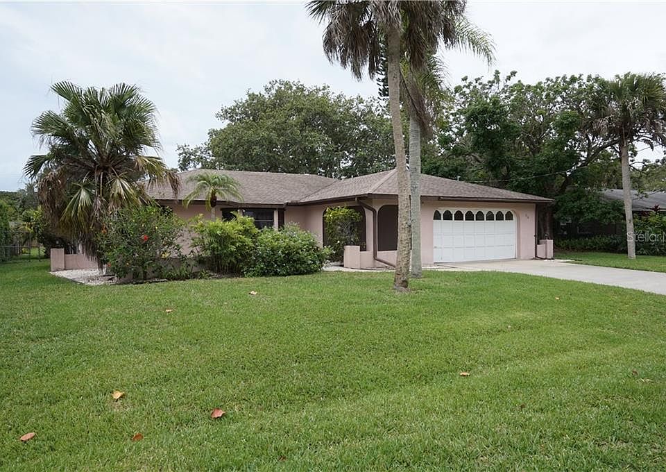2nd image of 218 Lake Shore Dr