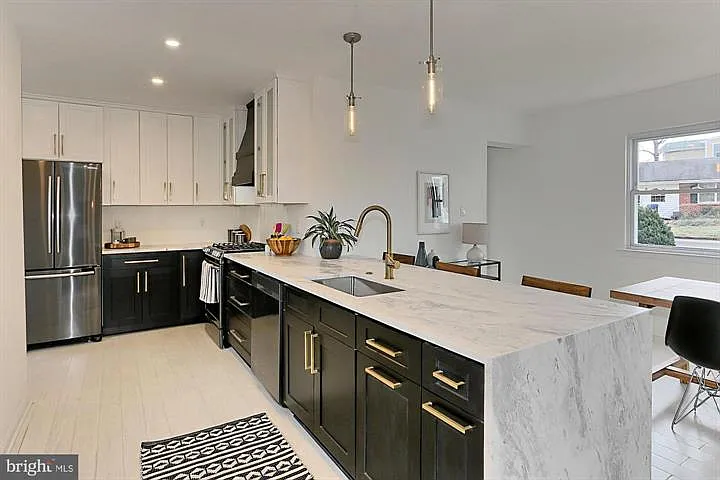 2501 Crest St — Photo 13