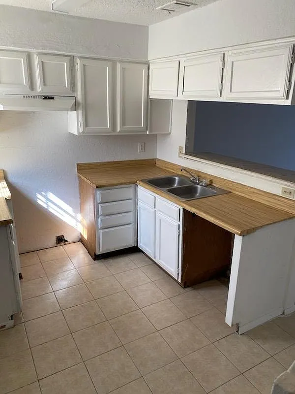 9446 Olde Village Ct — Photo 4