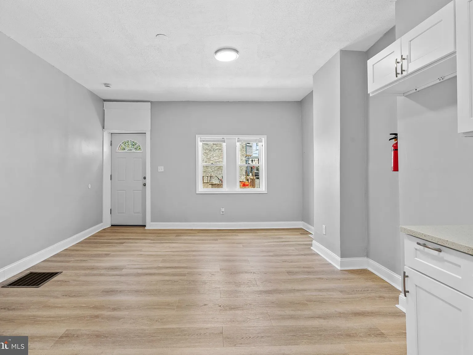 4 bed, 1050 sqft, $1,600 — Photo 4