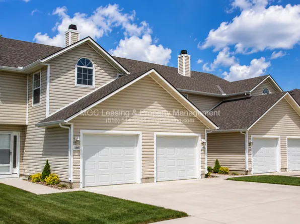 1510 Garden Ter, Harrisonville, MO 64701